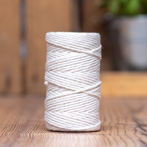 Przędza wędliniarska (dratwa, sznurek, szpagat, nici) nr 7, biała, 100g, 20szt Przędza wędliniarska (dratwa, sznurek, szpagat, nici) nr 7, biała, 100g, 20szt
